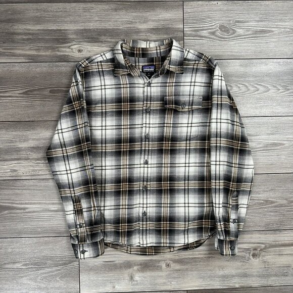 Patagonia Flannel Button Up Shirt - Picture 1 of 3